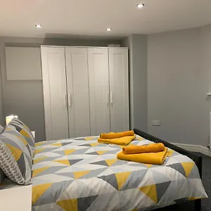 Apartment Fantastic 1 Bedroom Basement Flat With Free Parking, Sale